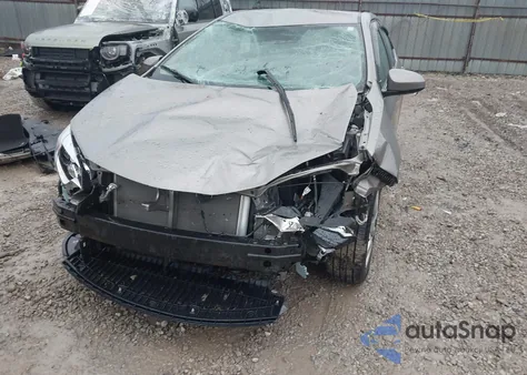 2016 Toyota Corolla Le z USA, uszkodzony, nr VIN 2T1BURHE9GC659275